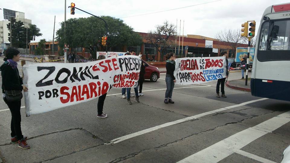 este 3